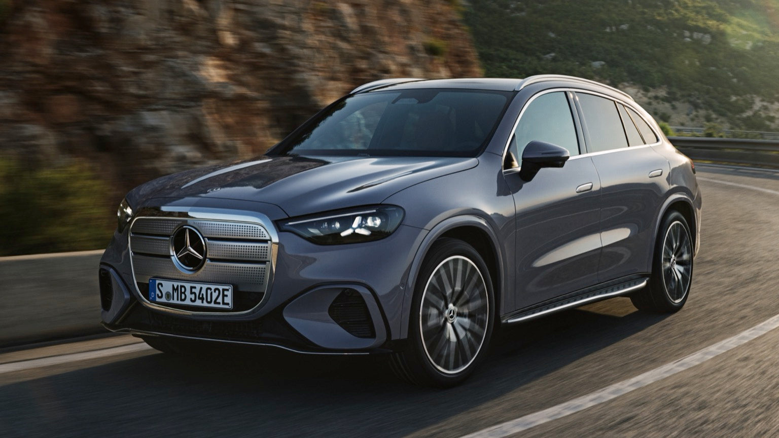 Mercedes GLC 400 4MATIC EQ: Neue 800-Volt-Technik im elektrischen Mittelklasse-SUV