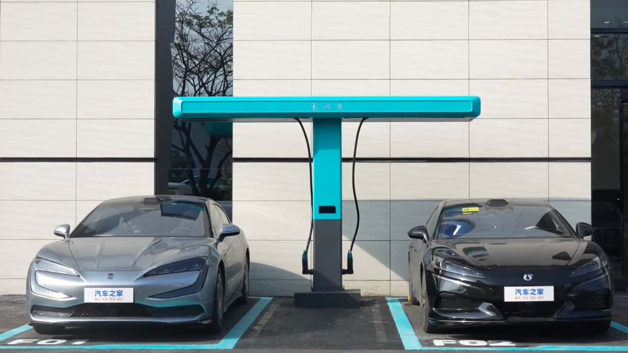 400V oder 800V im Elektroauto: Welche Technik lohnt sich?